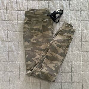 Zyia Green Unwind Joggers